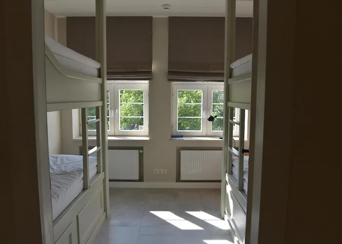 Five Point & ApartmentsHostel